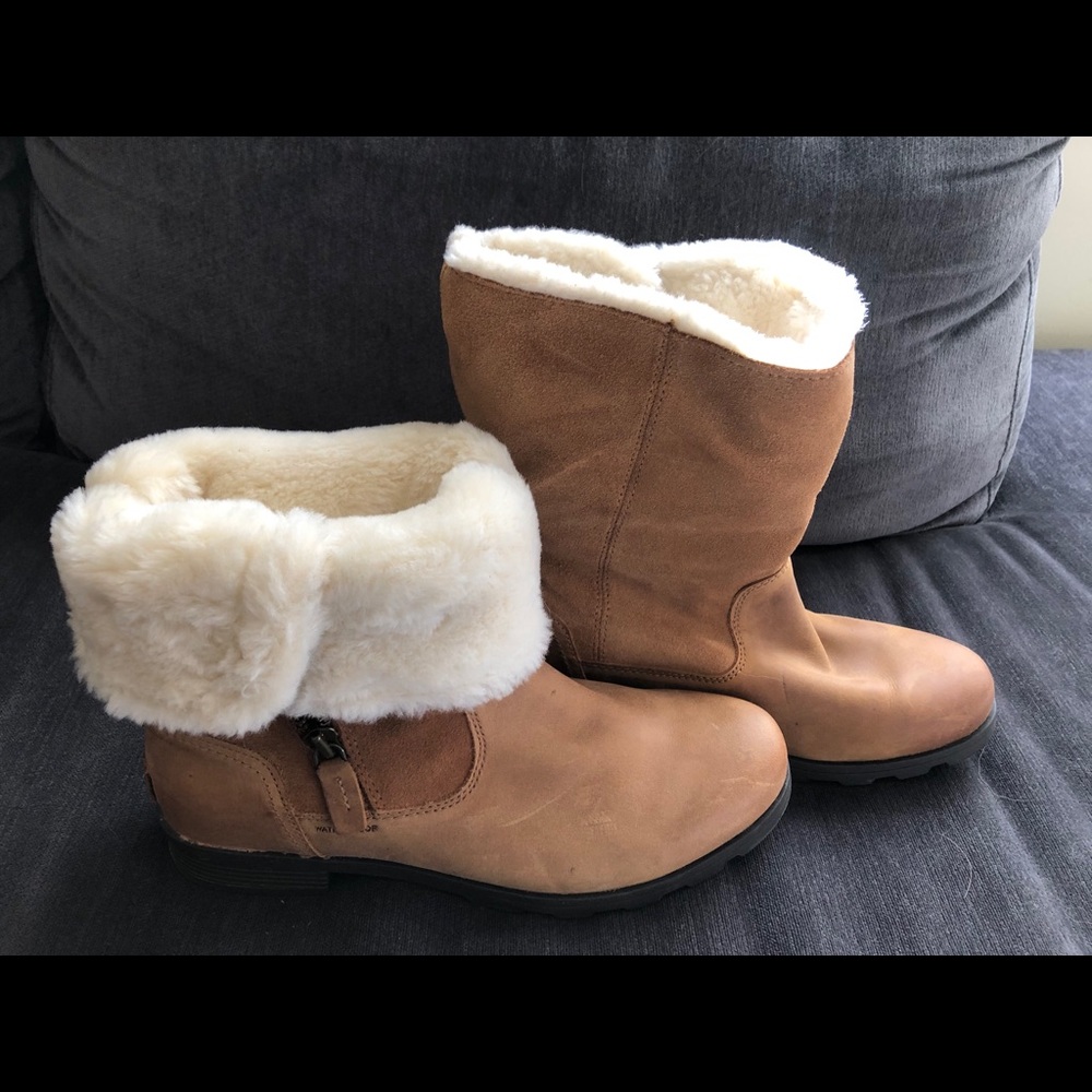 Sorel like new Emelie Foldover Boot